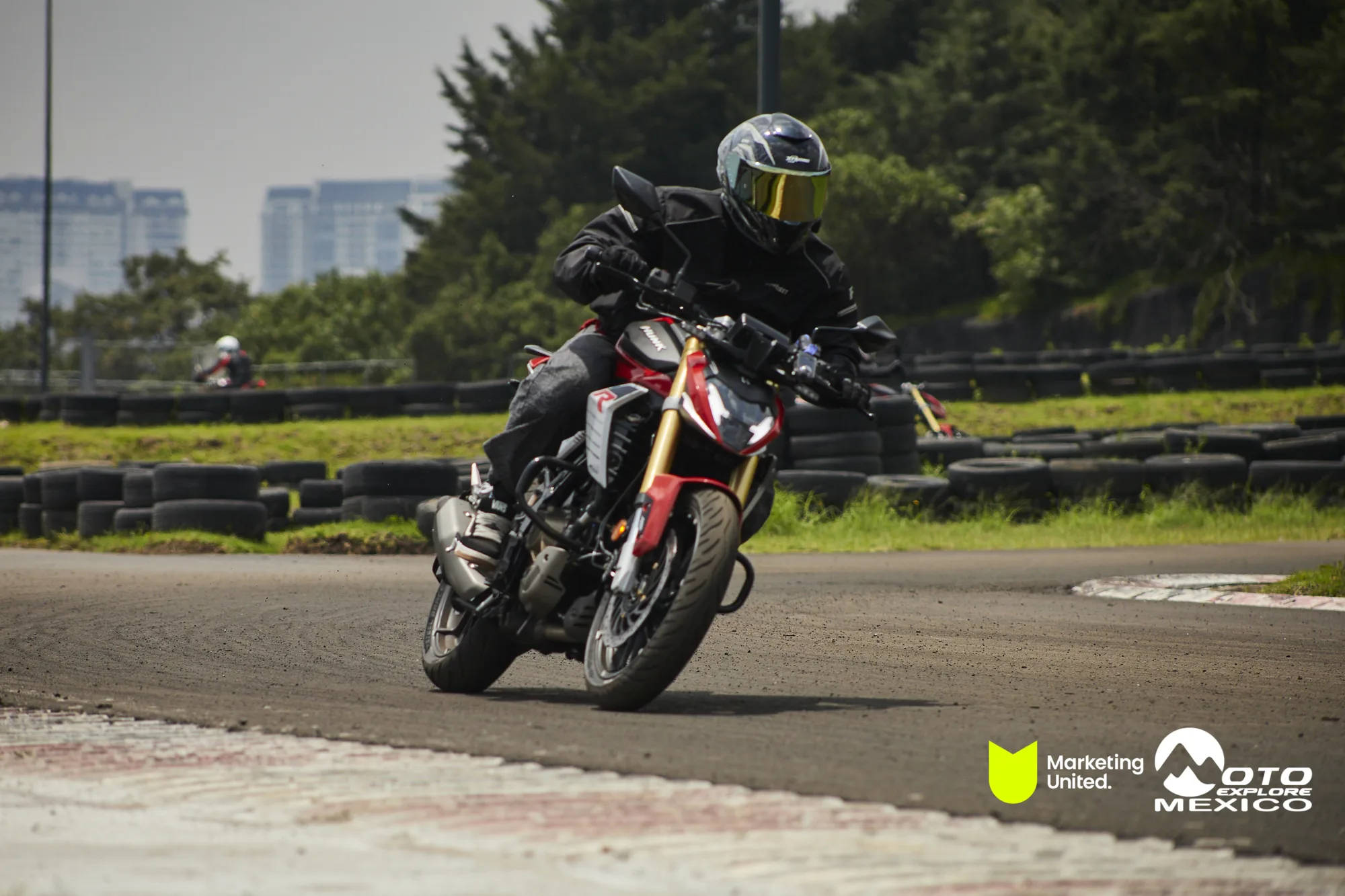 HUNK TRACKDAY 391